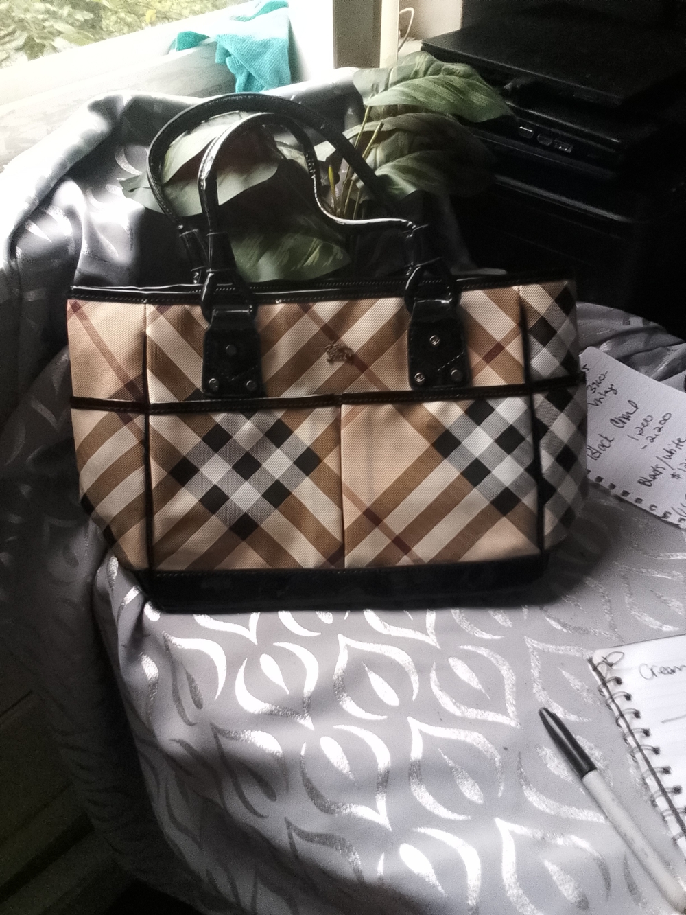 Classic Burberry Plaid Tote Bag in Beige and Black
